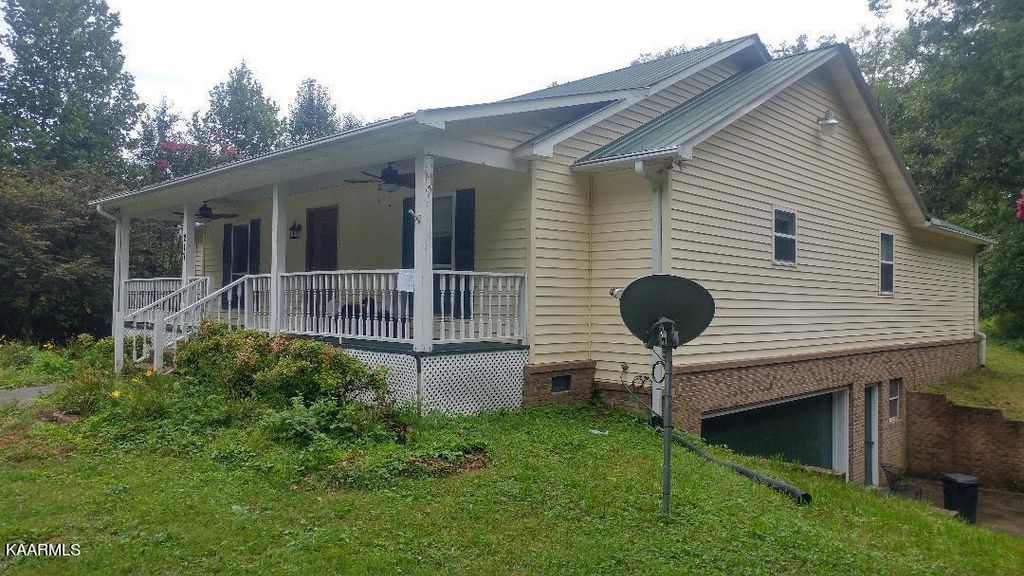 Photo of 217 Honeysuckle Lane, Oliver Springs, TN 37840 (MLS # 1235606)