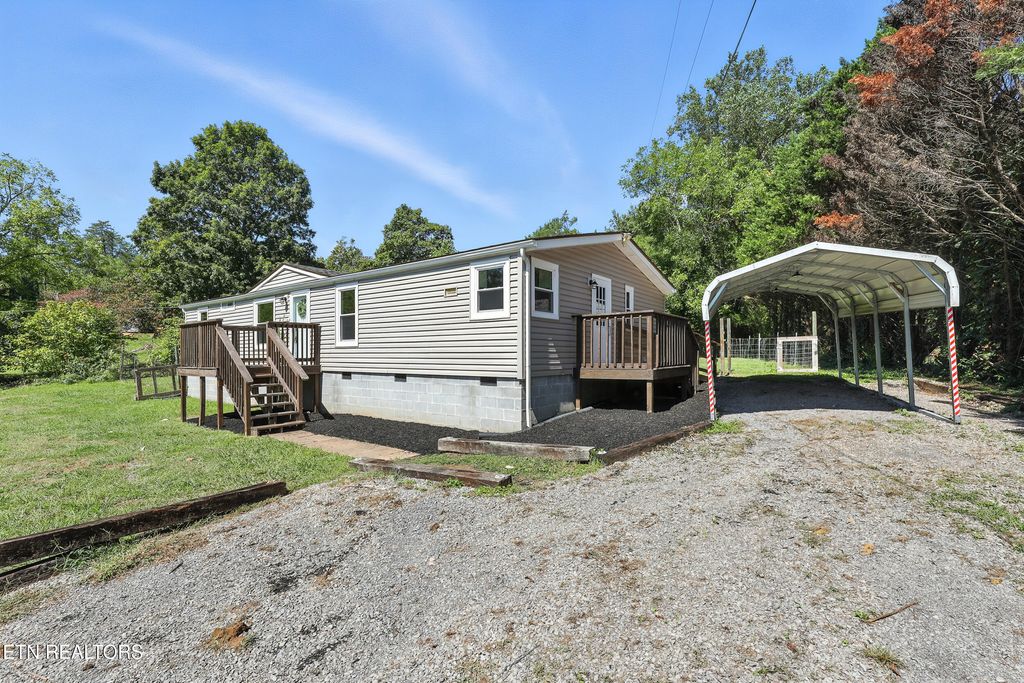 Photo of 6105 Thomas Weaver Rd, Knoxville, TN 37938 (MLS # 1318348)