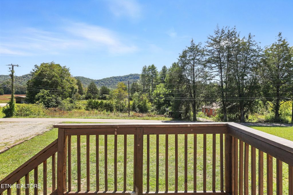 Photo of 6105 Thomas Weaver Rd, Knoxville, TN 37938 (MLS # 1318348)