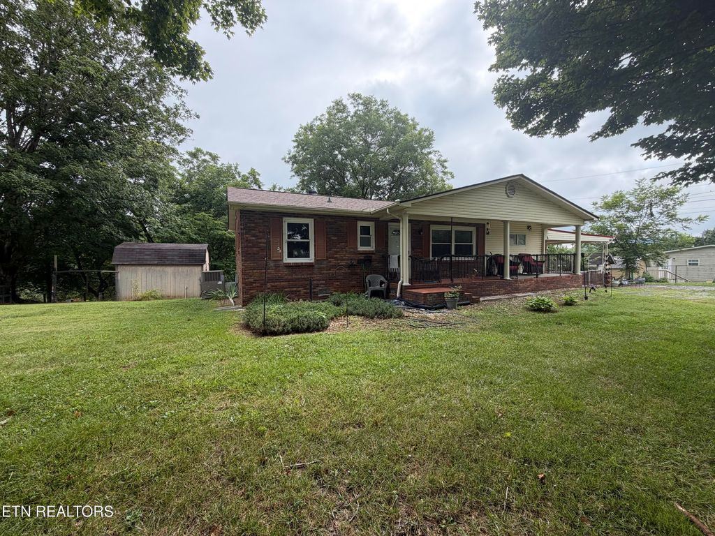 Photo of 2860 Boyds Creek Hwy, Sevierville, TN 37876 (MLS # 1348702)