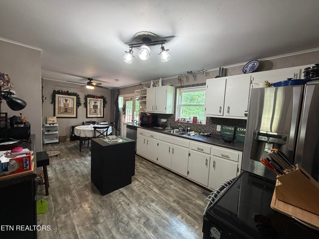 Photo of 2860 Boyds Creek Hwy, Sevierville, TN 37876 (MLS # 1348702)