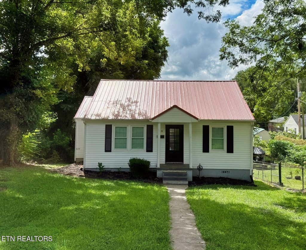 Photo of 118 E Kentucky Ave, LaFollette, TN 37766 (MLS # 1350766)