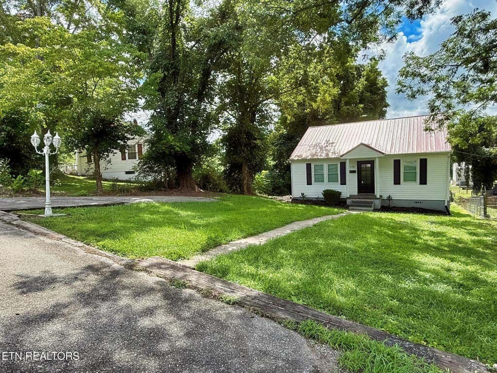 Photo of 118 E Kentucky Ave, LaFollette, TN 37766 (MLS # 1350766)