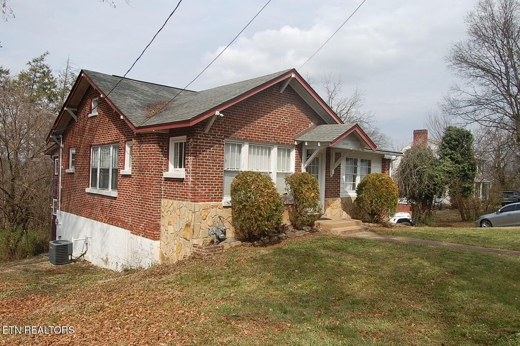 Photo of 2709 Washington Pike, Knoxville, TN 37917 (MLS # 1330694)