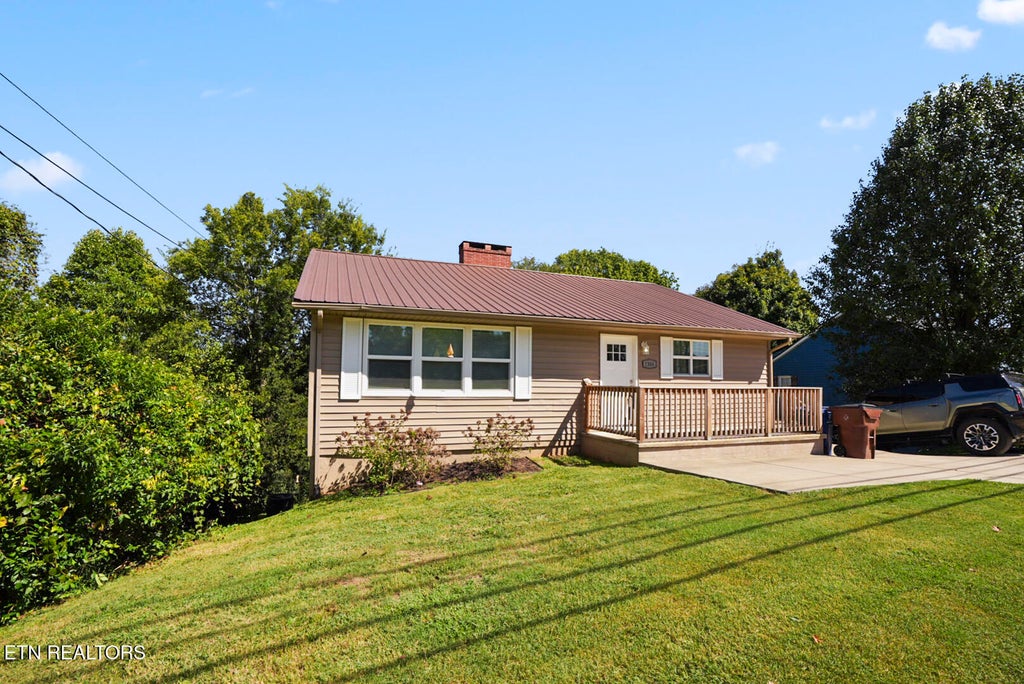 Photo of 1306 George Ave, Jefferson City, TN 37760 (MLS # 1359155)