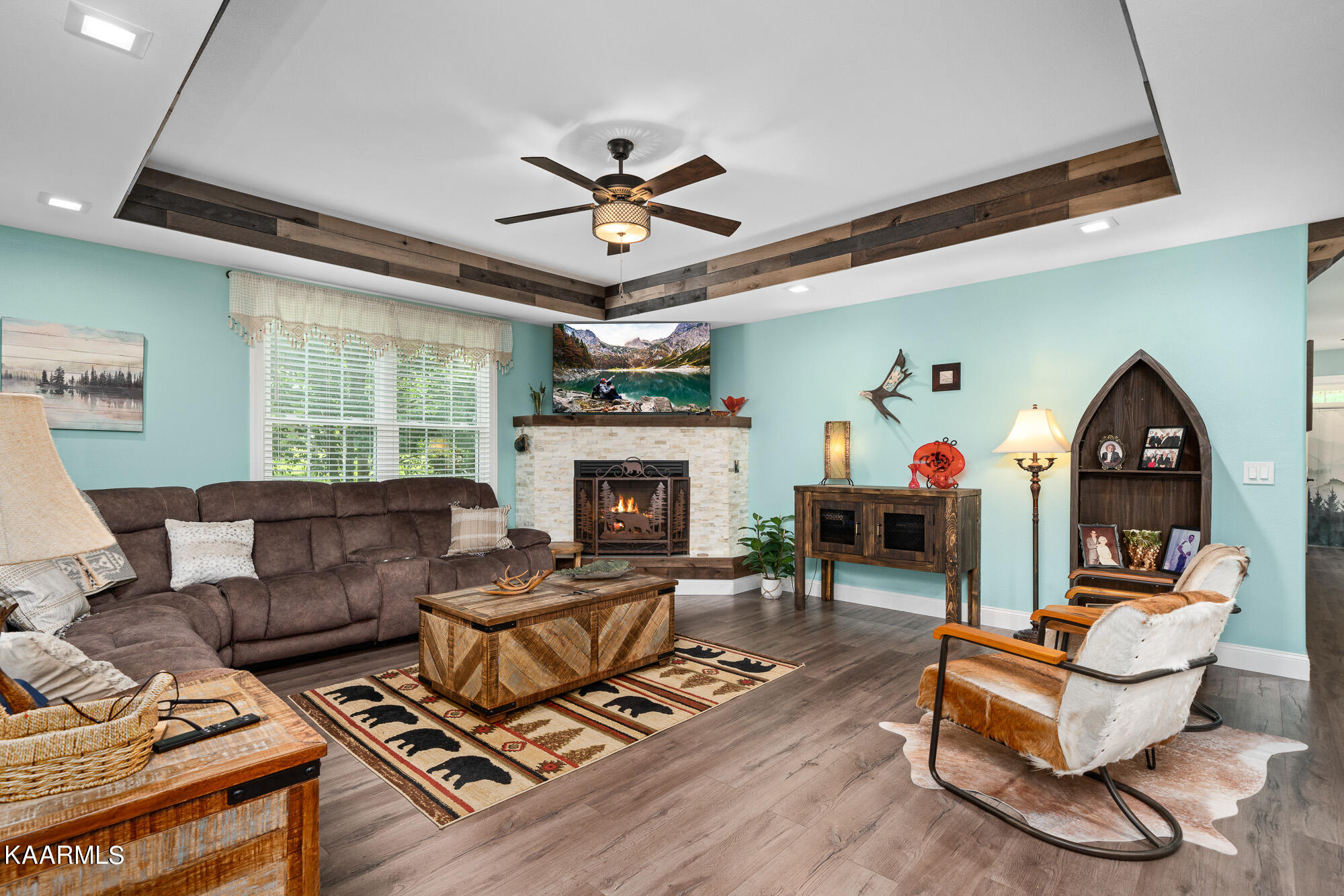 Photo 9 of 51 of 127 Iron Wood Circle house