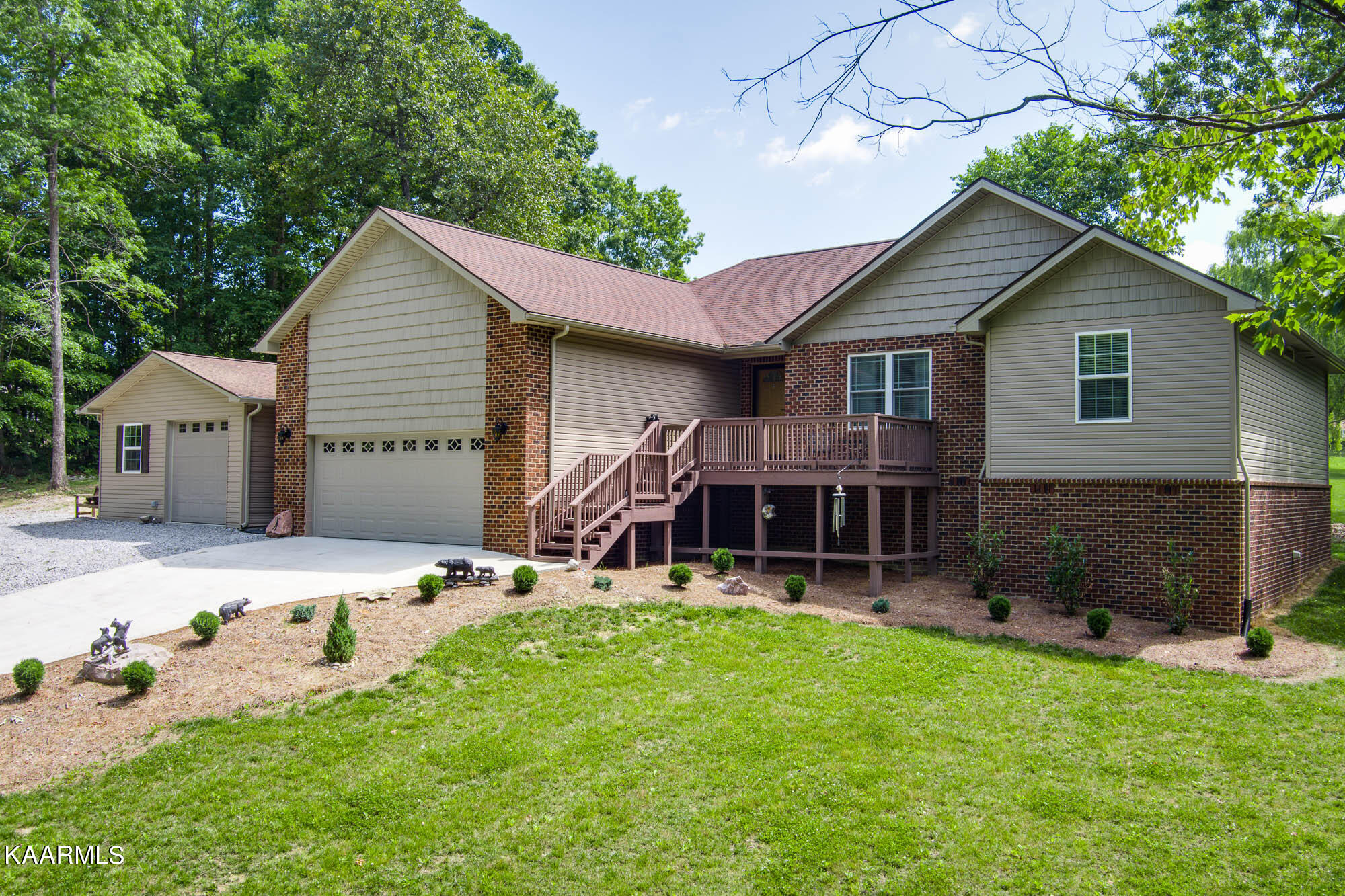 Photo 2 of 51 of 127 Iron Wood Circle house