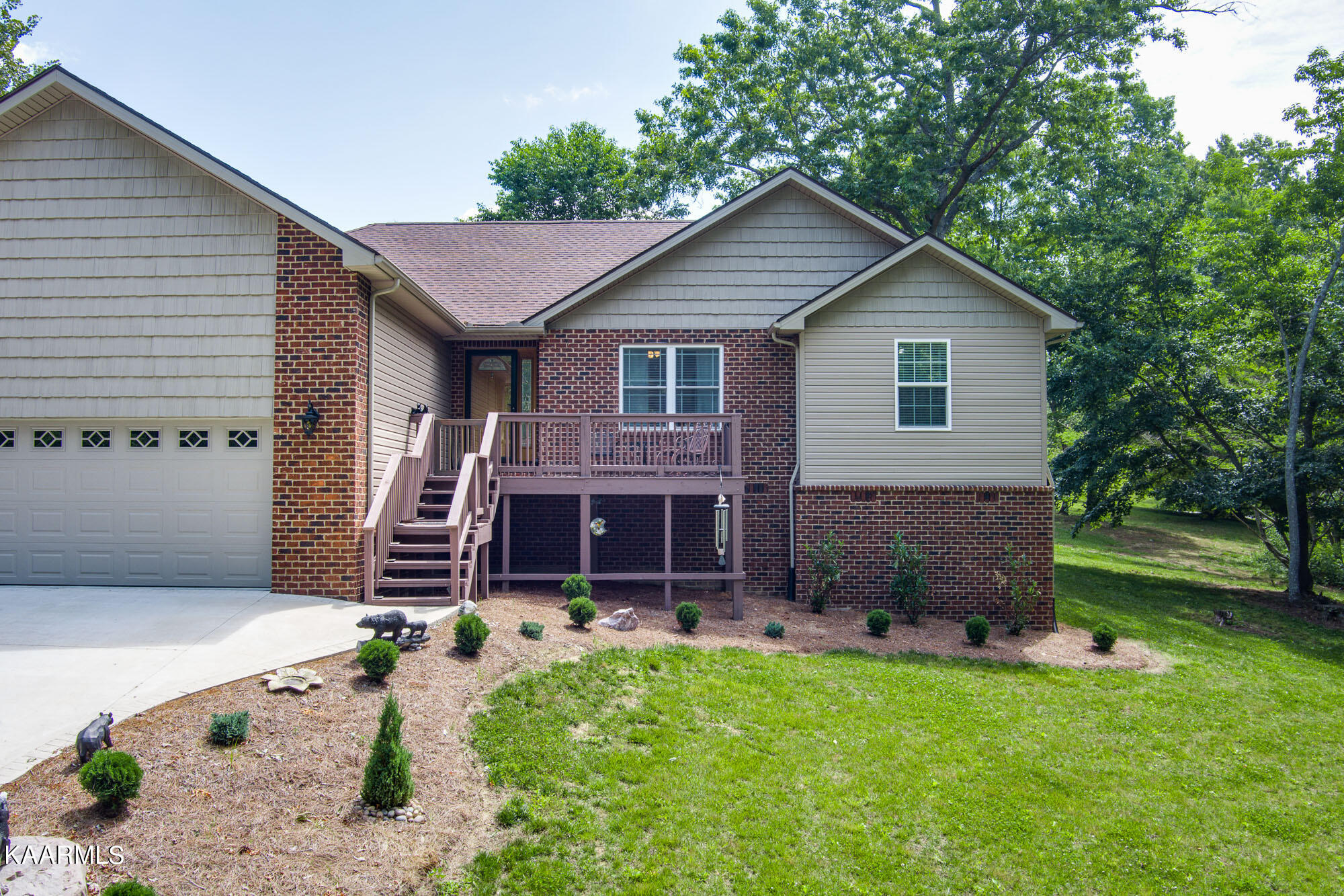 Photo 3 of 51 of 127 Iron Wood Circle house