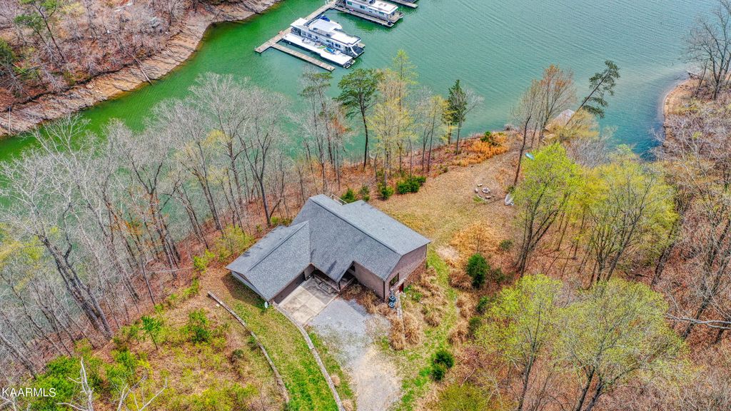 Photo of 671 Mountain Shores Rd, New Tazewell, TN 37825 (MLS # 1223733)