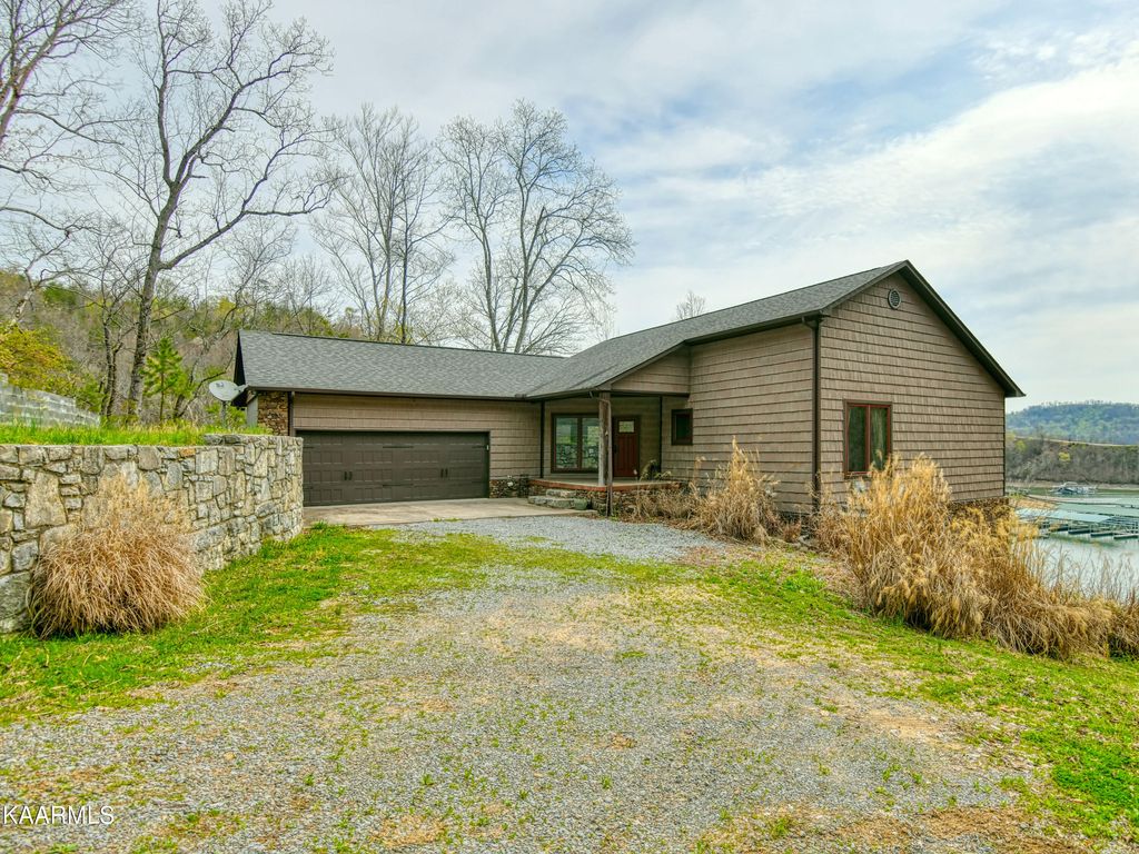 Photo of 671 Mountain Shores Rd, New Tazewell, TN 37825 (MLS # 1223733)