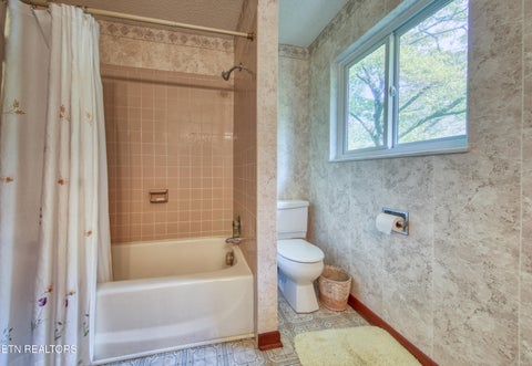 Tiny photo for 1014 W Outer Drive, Oak Ridge, TN 37830 (MLS # 1351895)
