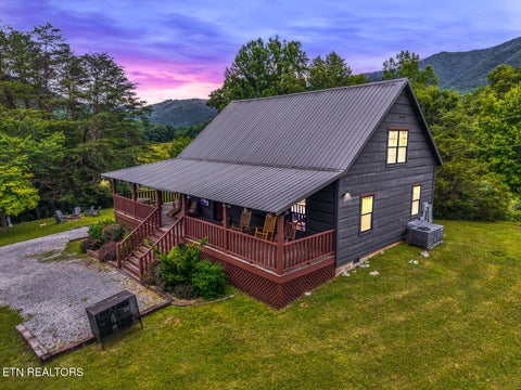 Photo of 125133 Westwing Cave Rd, Townsend, TN 37882 (MLS # 1346110)