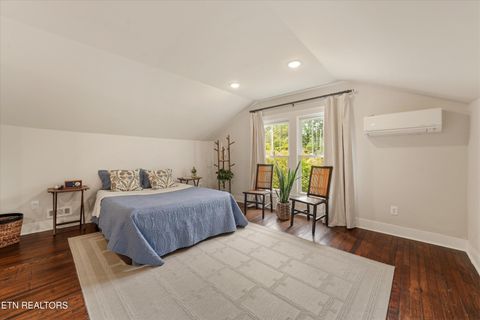 Tiny photo for 528 W Glenwood Ave, Knoxville, TN 37917 (MLS # 1338293)