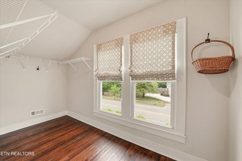 Tiny photo for 528 W Glenwood Ave, Knoxville, TN 37917 (MLS # 1338293)