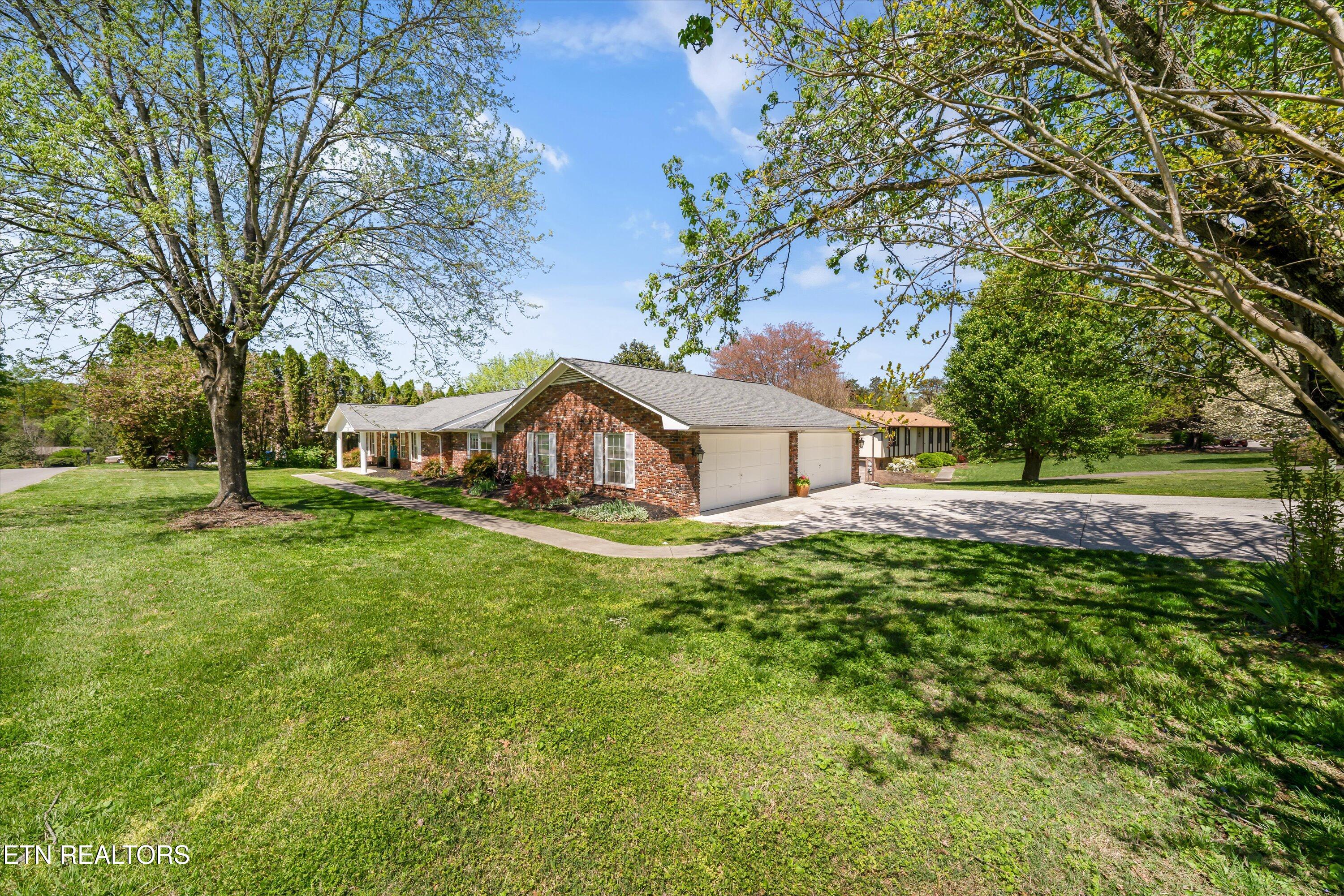 230 Briarcliff Ave