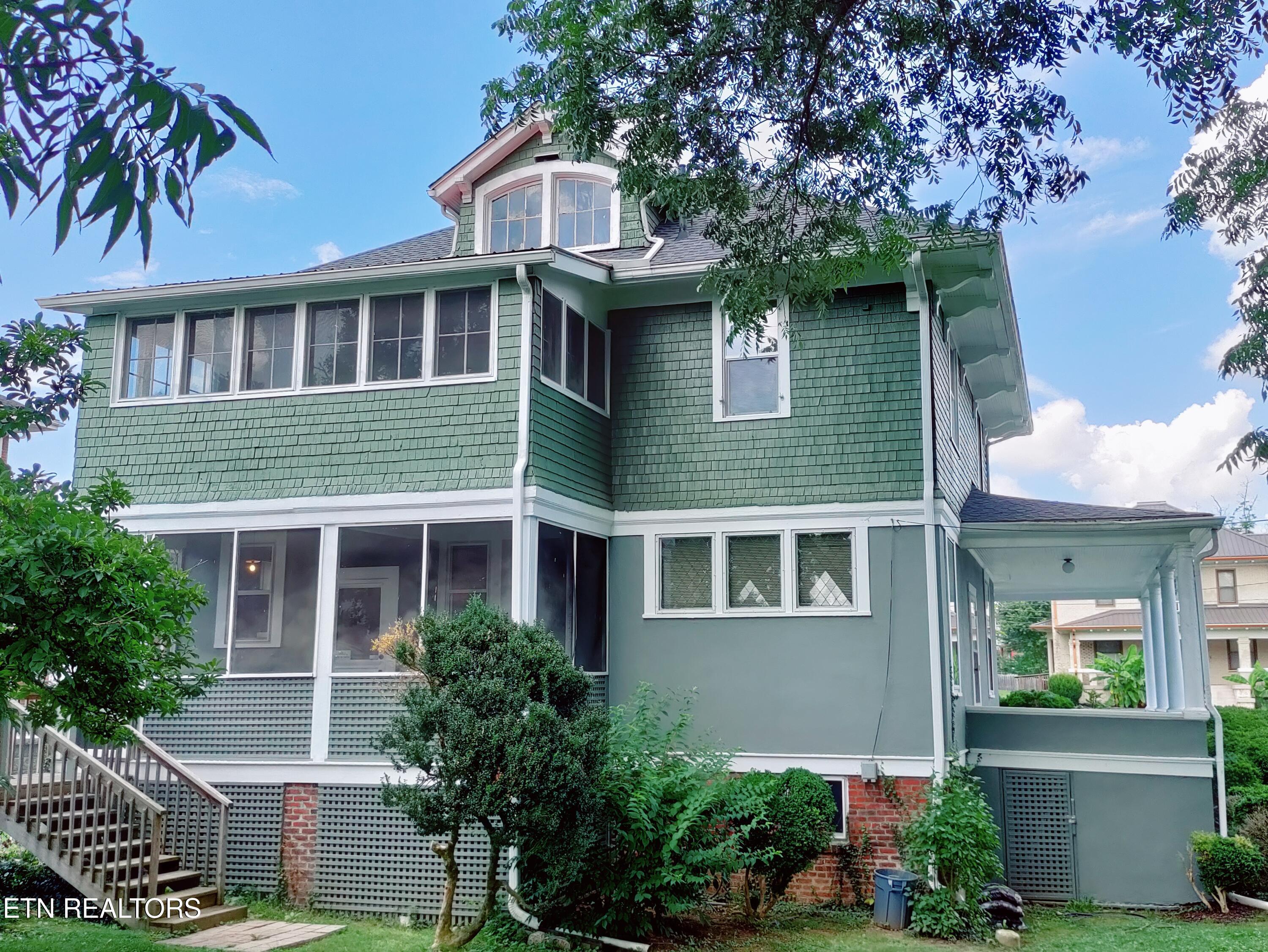 116 E Unaka Ave
