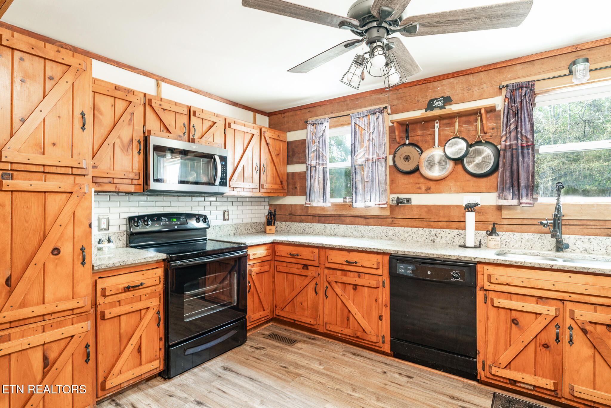 502 Lane Hollow Rd