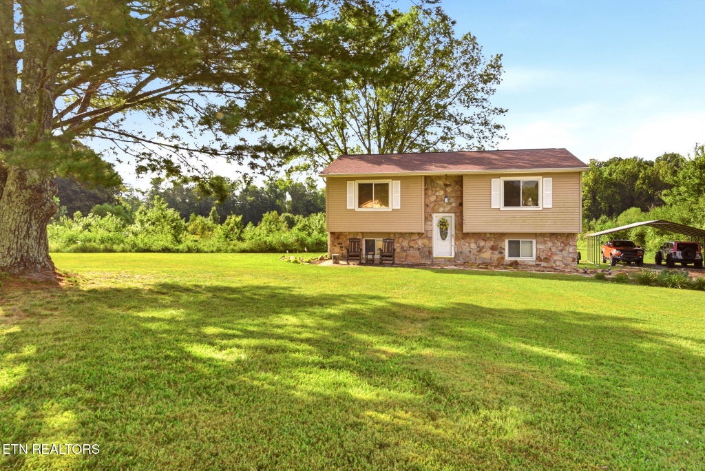 Photo of 140 Susack Lane, Wartburg, TN 37887 (MLS # 1355274)