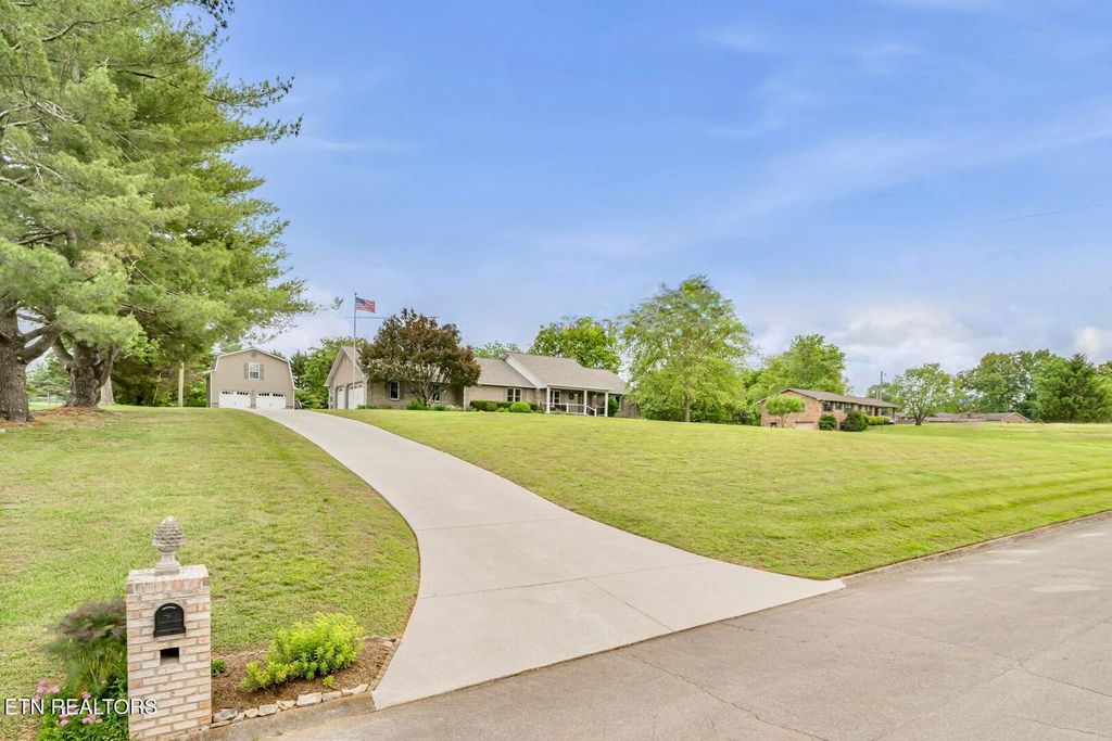 Photo of 3541 Peppermint Hills Drive, Maryville, TN 37804 (MLS # 1340421)