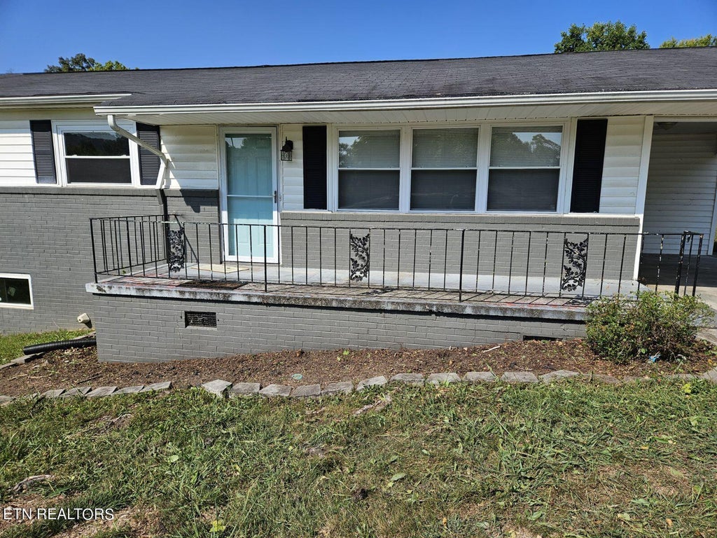 Photo of 6613 NE Burbank Circle, Knoxville, TN 37918 (MLS # 1274410)