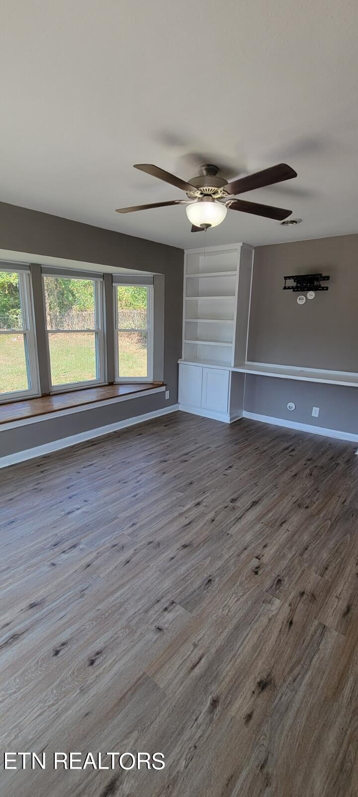 Photo of 6613 NE Burbank Circle, Knoxville, TN 37918 (MLS # 1274410)