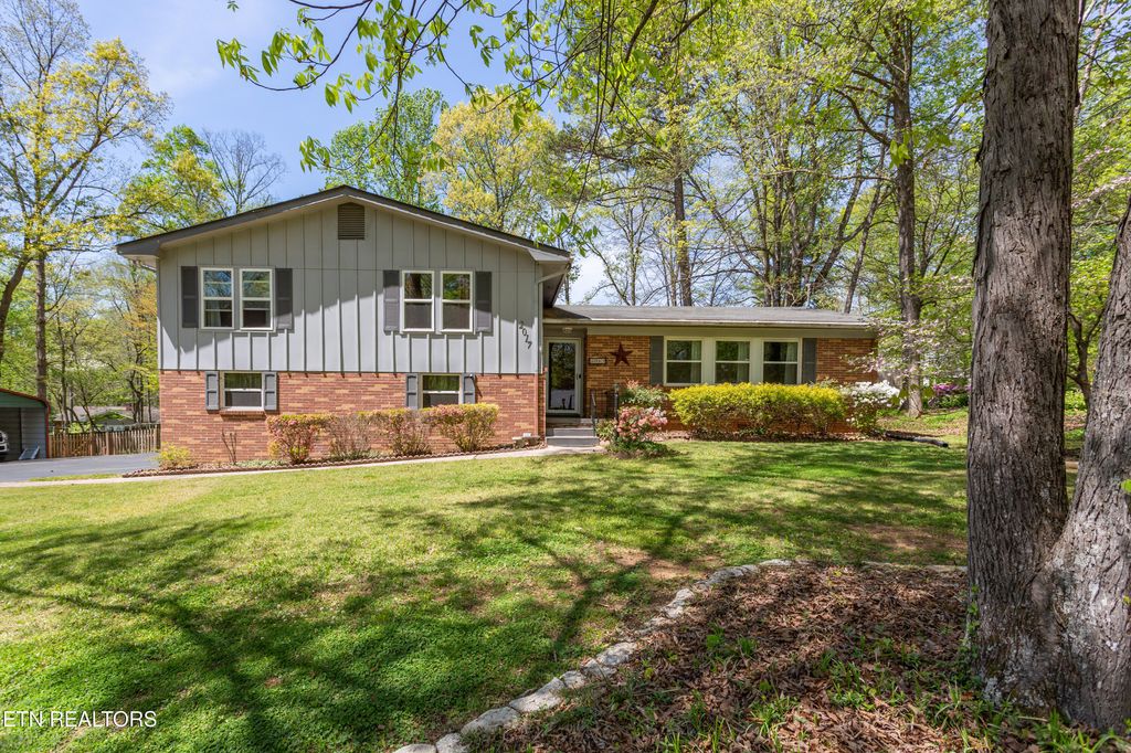 Photo of 2017 Kemper Lane, Knoxville, TN 37920 (MLS # 1336804)