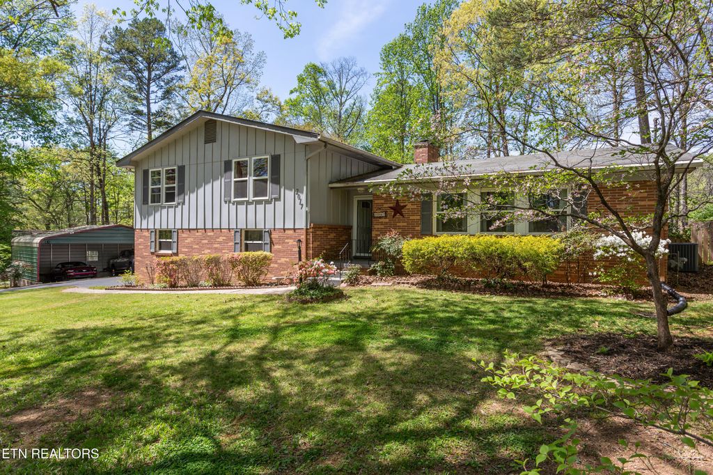 Photo of 2017 Kemper Lane, Knoxville, TN 37920 (MLS # 1336804)