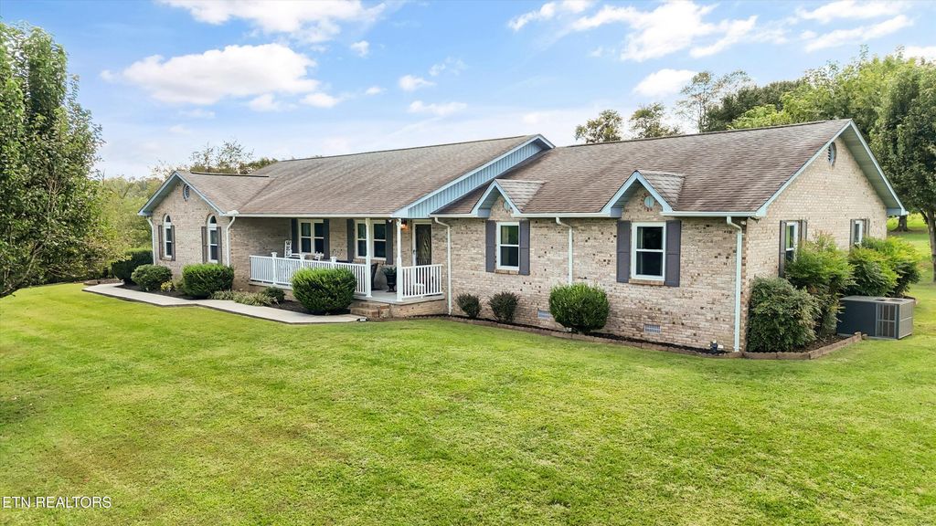 Photo of 116 Vols Lane, LaFollette, TN 37766 (MLS # 1315363)