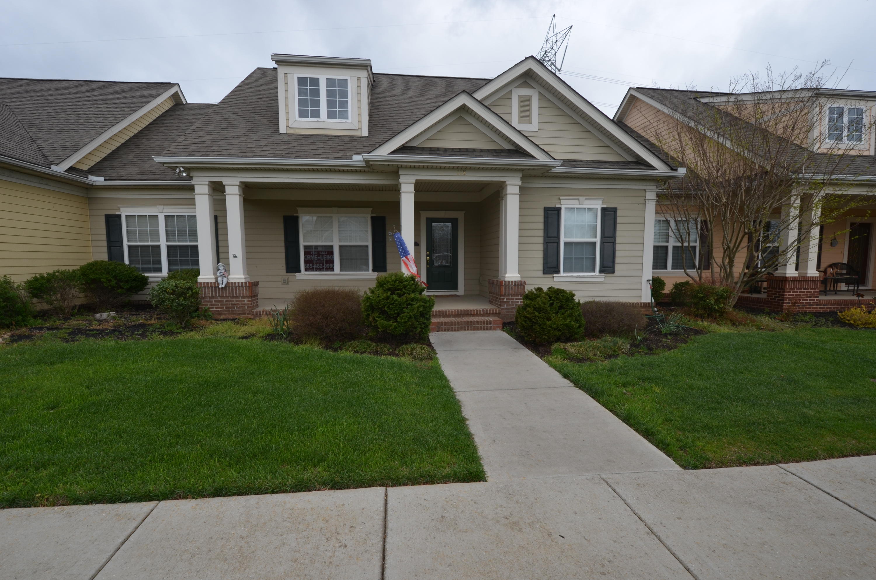 Photo 1 of 14 — 118 Fortenberry St, Oak Ridge, TN 37830