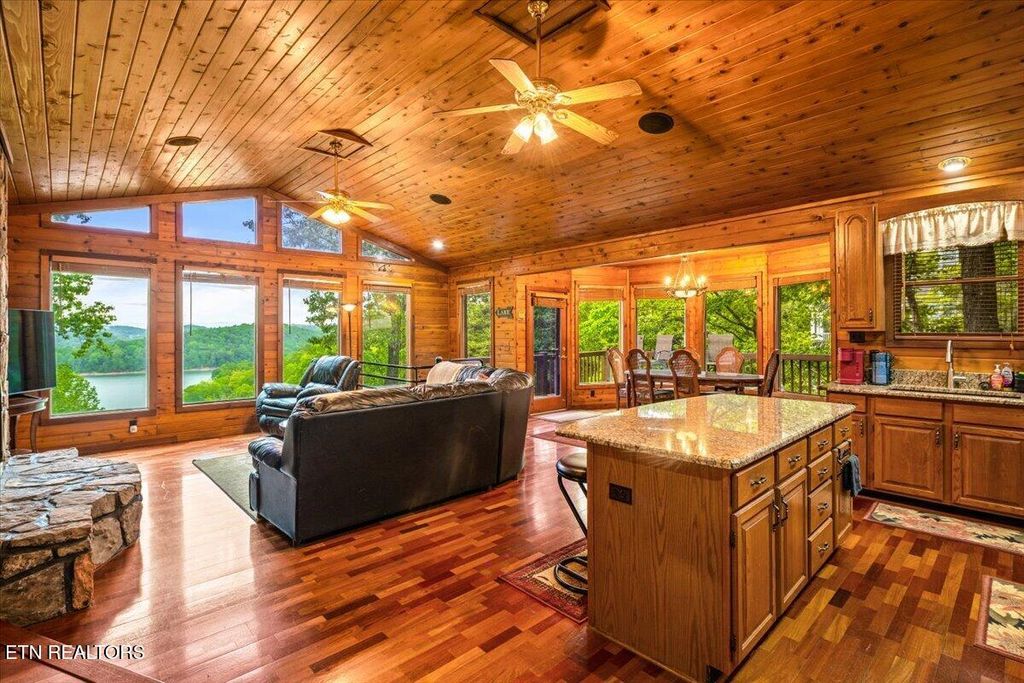 Photo of 1186 Deerfield Way, LaFollette, TN 37766 (MLS # 1340057)