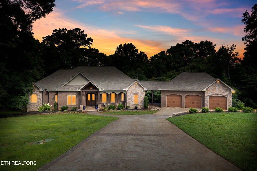 Photo of 362 Parkwood Circle, Greenback, TN 37742 (MLS # 1346670)