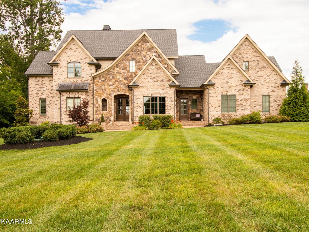 Photo of 3629 Lashbrooke Way, Louisville, TN 37777 (MLS # 1231418)