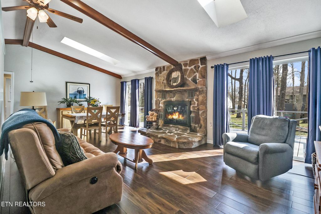 Photo of 131 Berkshire Loop, Fairfield Glade, TN 38558 (MLS # 1326050)