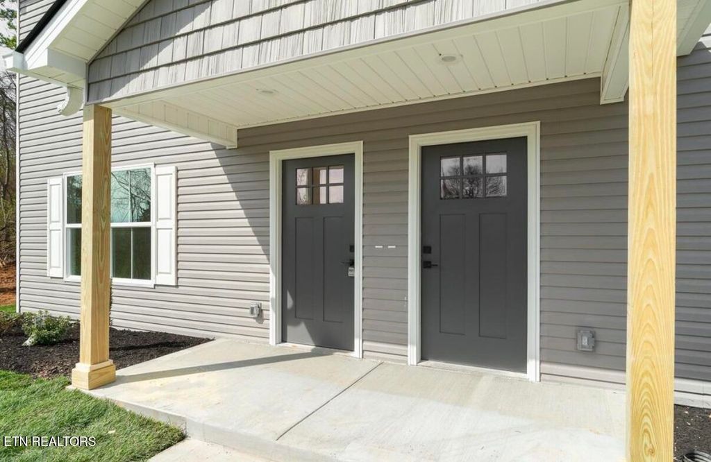 Photo of 1623 Francis Rd, Knoxville, TN 37909 (MLS # 1326037)