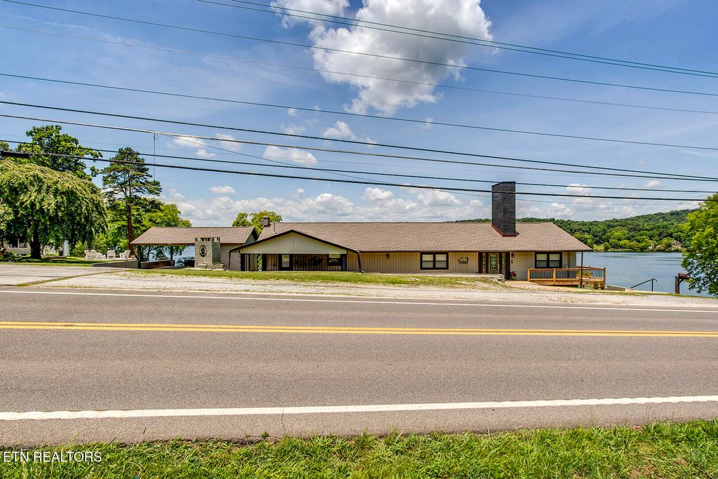 Photo of 1000 S Kentucky St, Kingston, TN 37763 (MLS # 1346350)