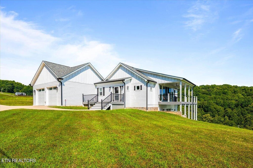 Photo of 244 Laikens Way, LaFollette, TN 37766 (MLS # 1354414)