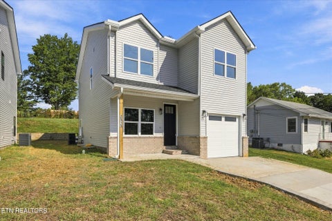 Photo of 2513 Bernhurst Drive, Knoxville, TN 37918 (MLS # 1356369)
