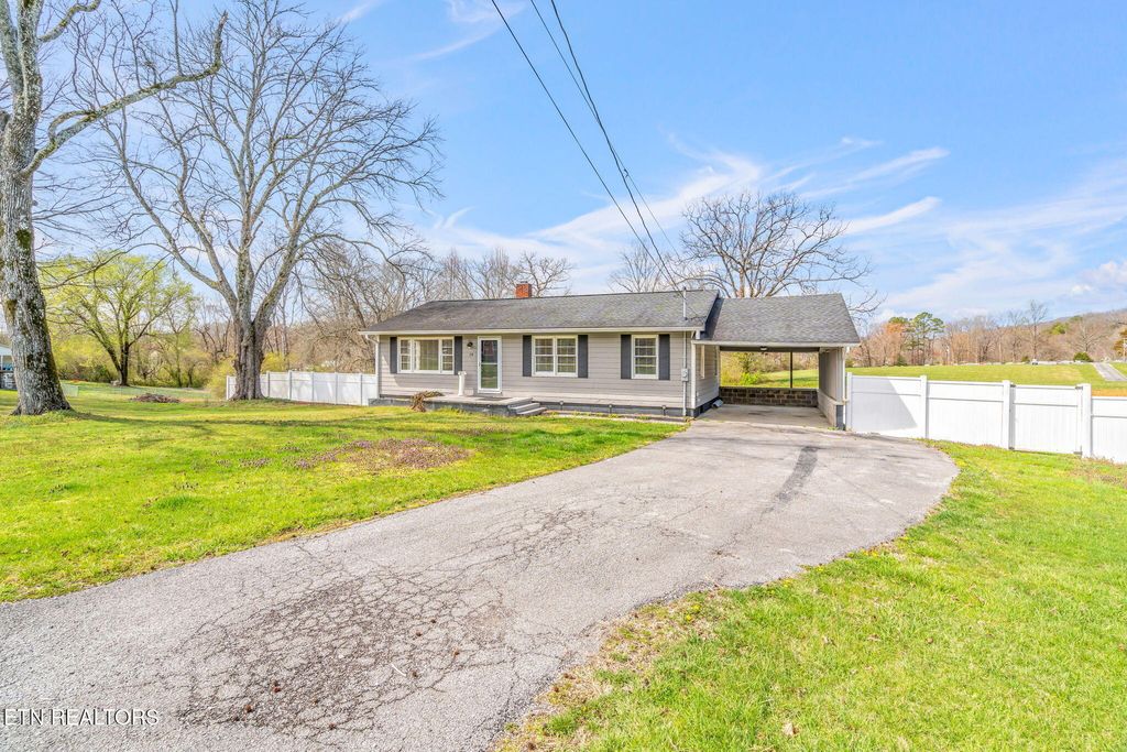 Photo of 258 Rock Bridge Rd, Oliver Springs, TN 37840 (MLS # 1294943)