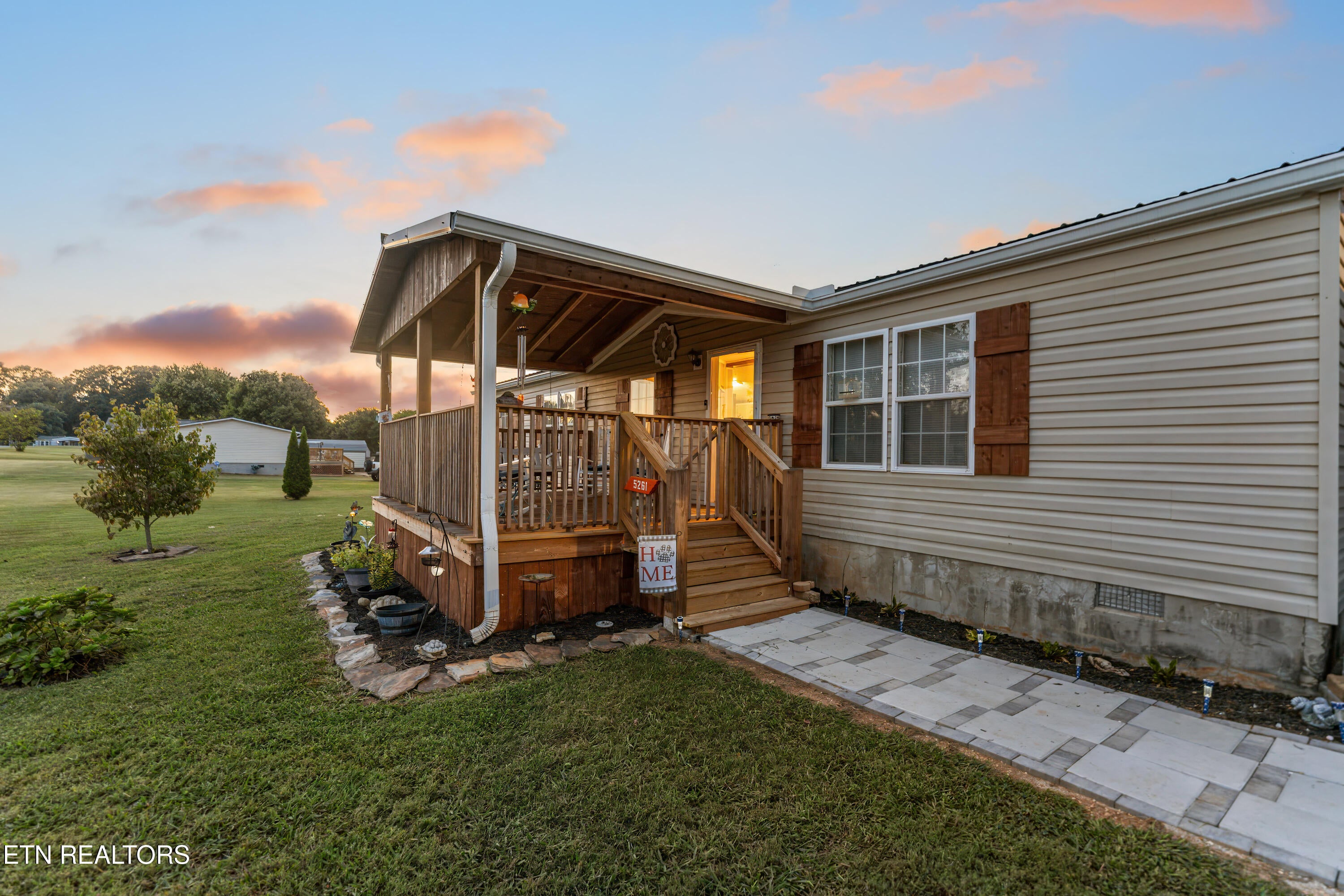 5261 Morganton Blvd