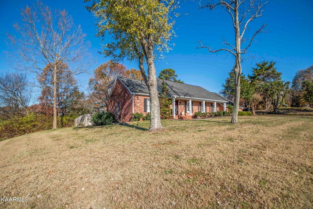 Photo of 11145 Windward Drive, Farragut, TN 37934 (MLS # 1215746)