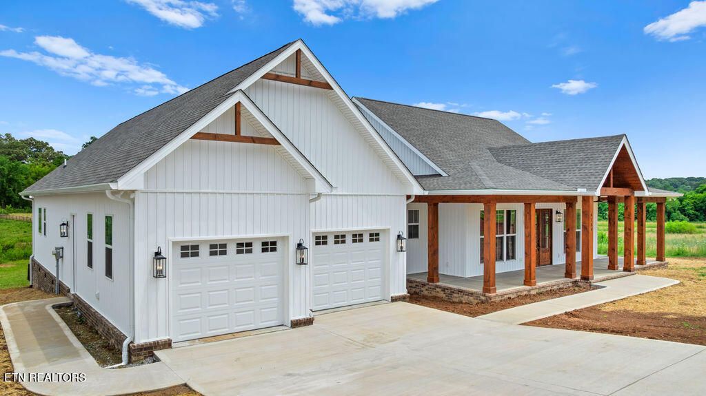 Photo of 6184 Morganton Rd, Greenback, TN 37742 (MLS # 1305719)