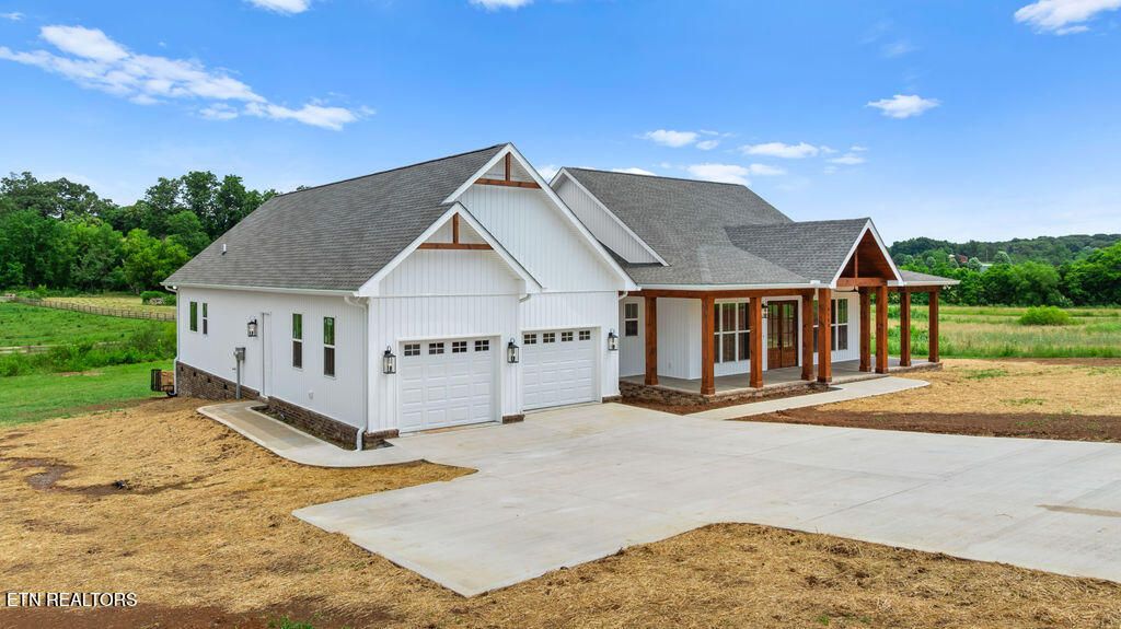 Photo of 6184 Morganton Rd, Greenback, TN 37742 (MLS # 1305719)