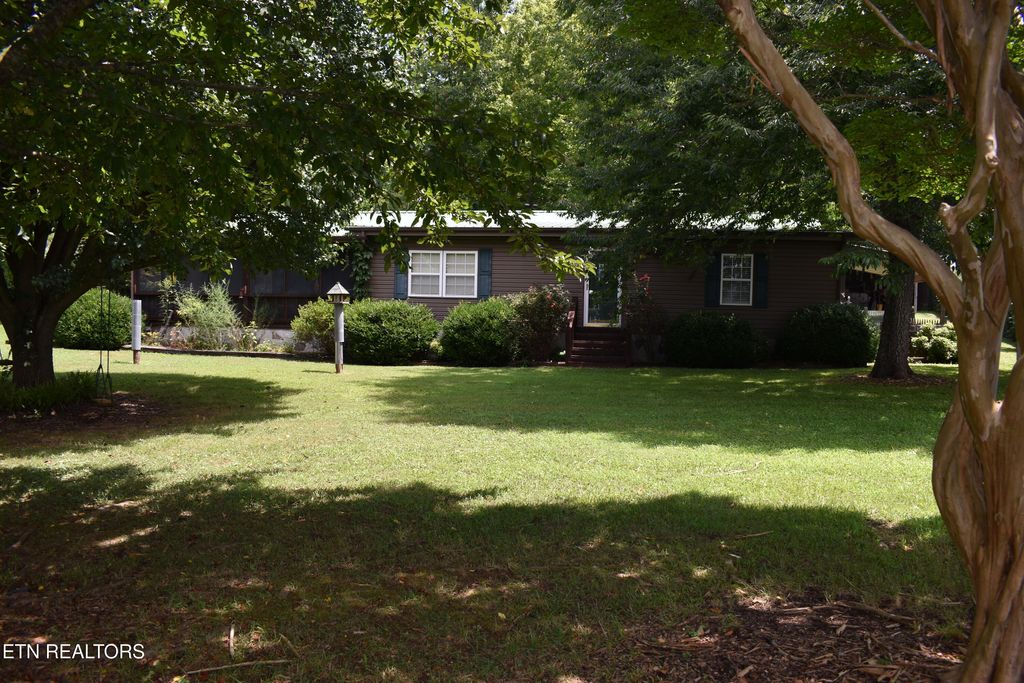 Photo of 111 Chestnut Circle, LaFollette, TN 37766 (MLS # 1308774)