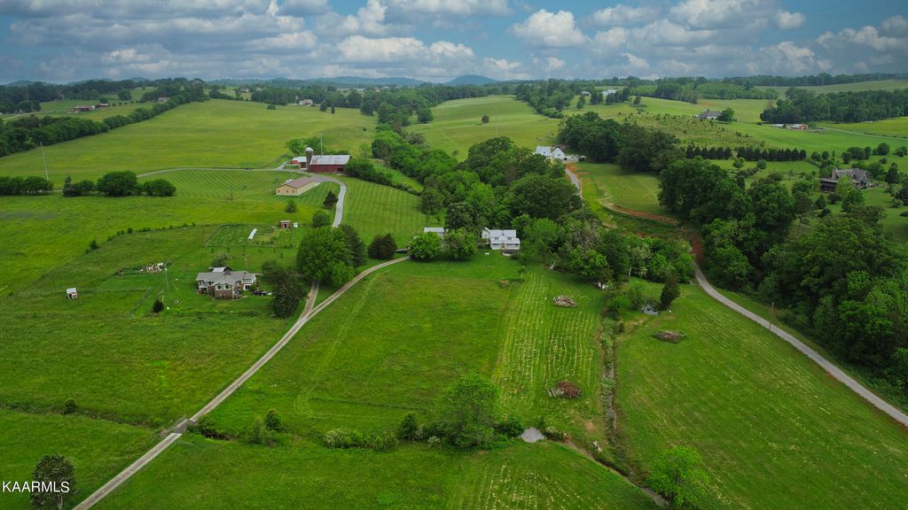 Photo of 6190 Morganton Rd, Greenback, TN 37742 (MLS # 1227491)