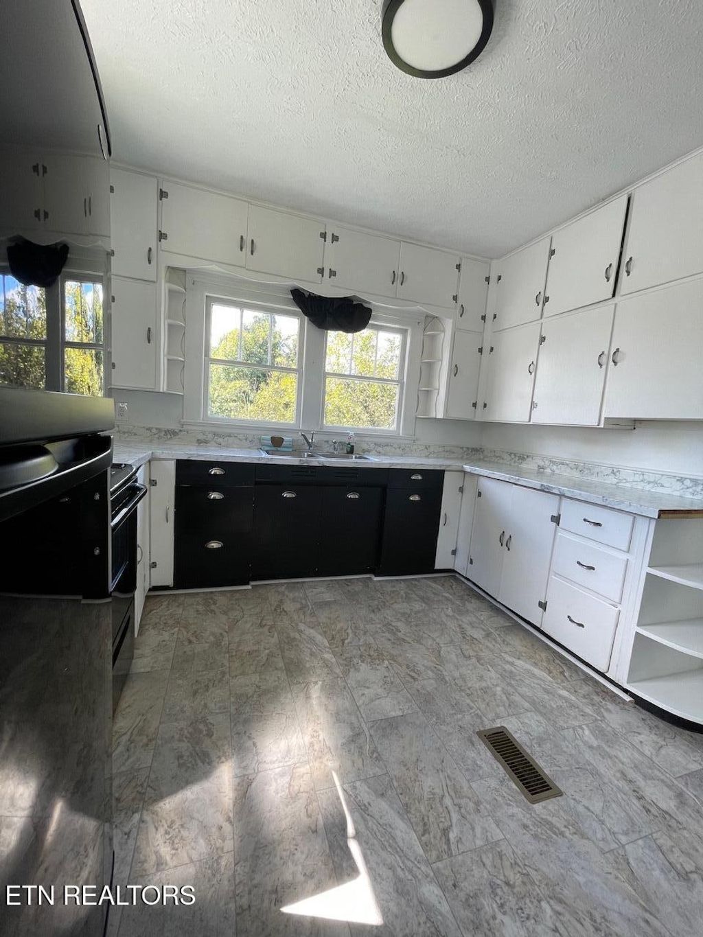 Photo of 116 Flanders Ave #2, Harriman, TN 37748 (MLS # 1341204)