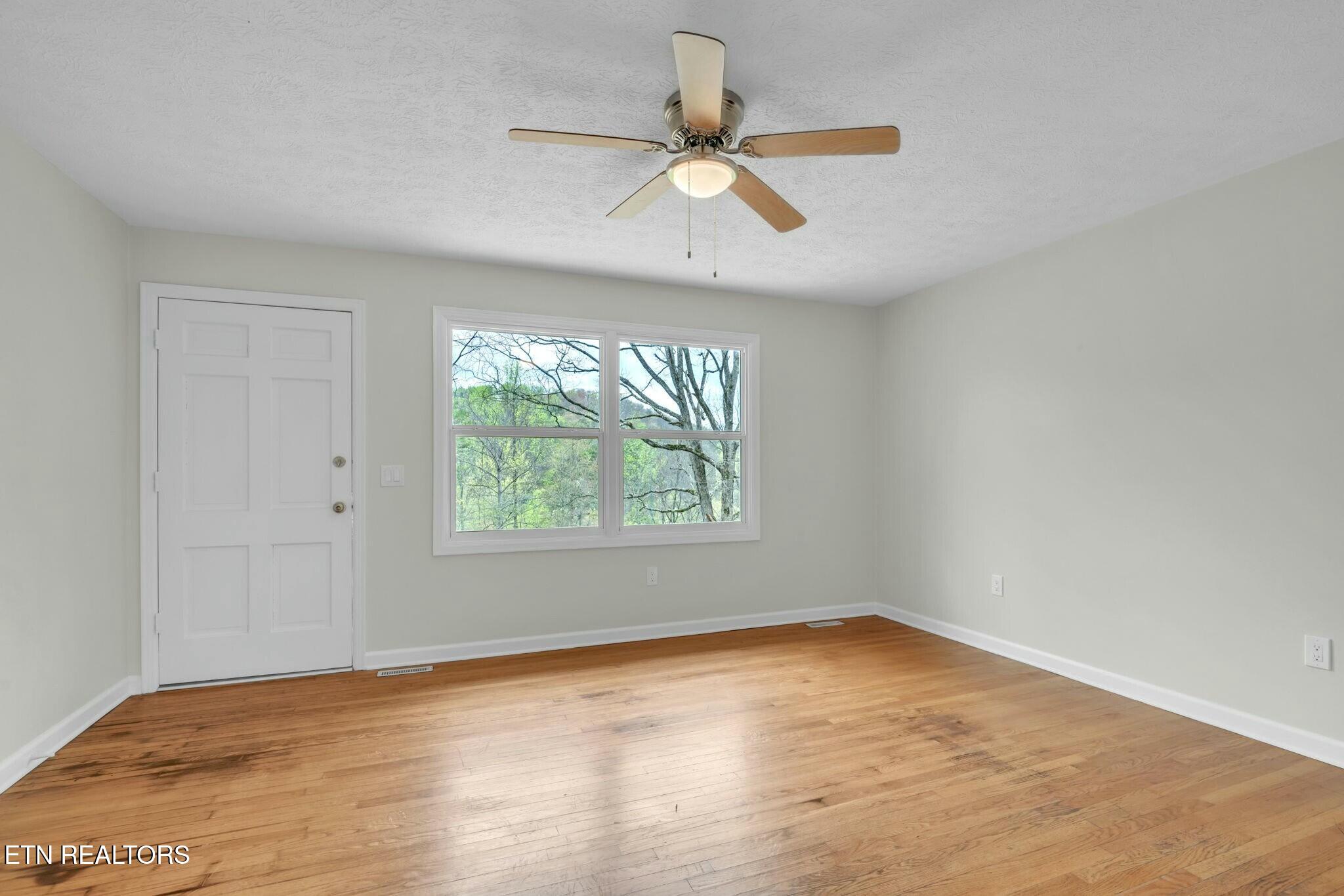 246 Robertson Lane