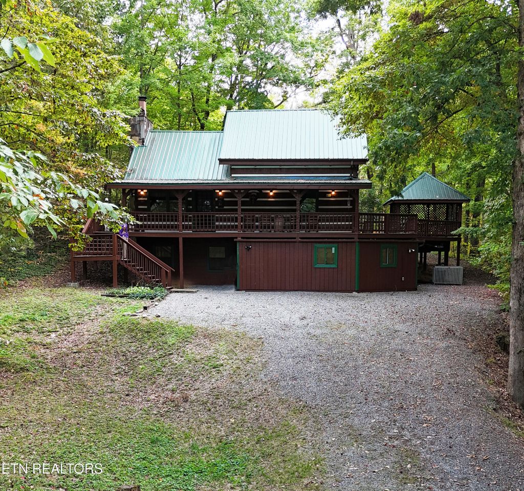 Photo of 2213 E View Drive, Sevierville, TN 37876 (MLS # 1323394)