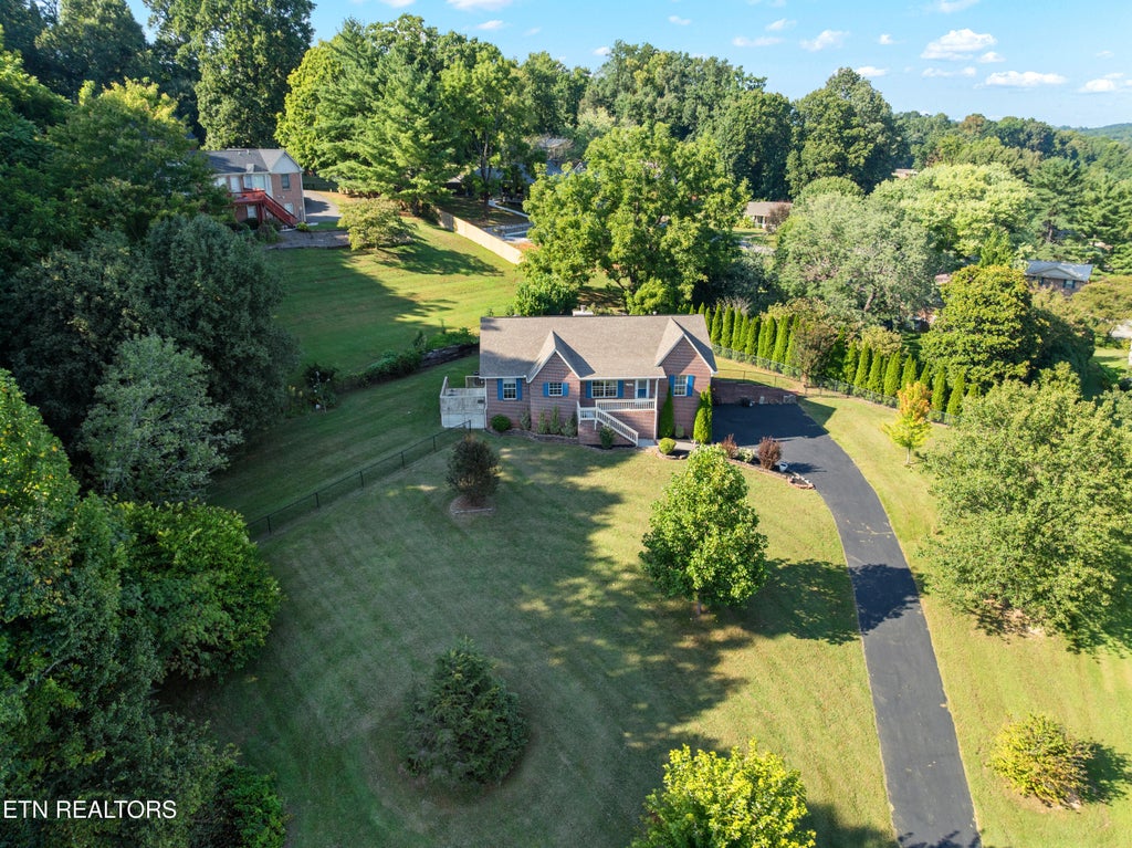 Photo of 1580 Pin Oak Drive, Morristown, TN 37814 (MLS # 1354159)