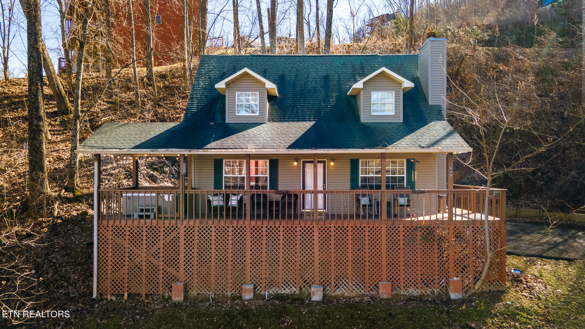 609 Sunset Lane