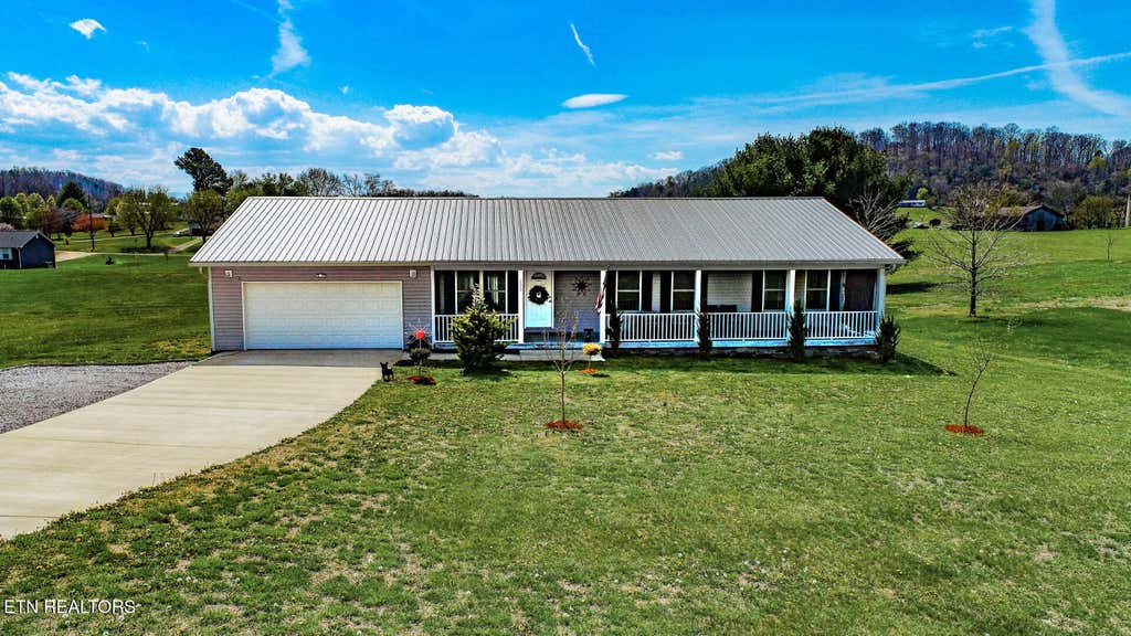 Photo of 233 Scenic Dr, Newport, TN 37821 (MLS # 1295653)